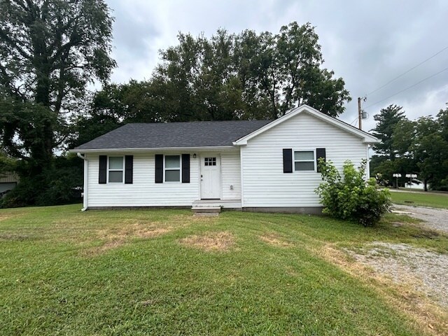 1225 E Jefferson St in Pulaski, TN - Building Photo