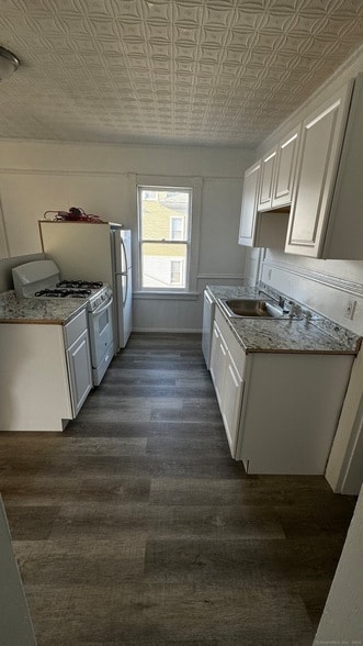 178 Brentwood Ave in Fairfield, CT - Building Photo - Building Photo
