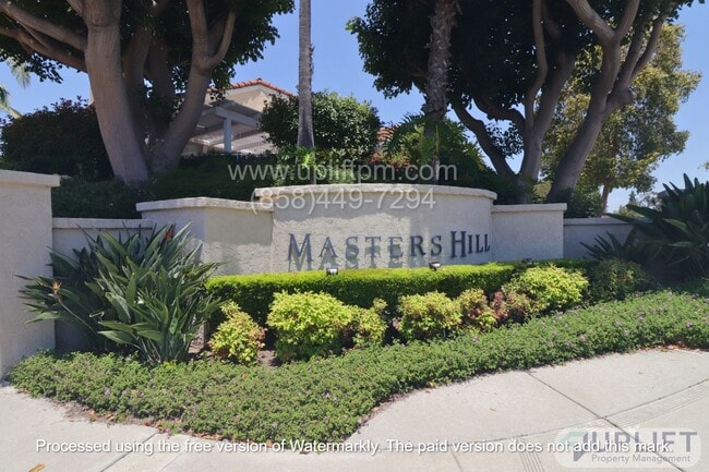 15557 Walton Heath Row in San Diego, CA - Building Photo - Building Photo