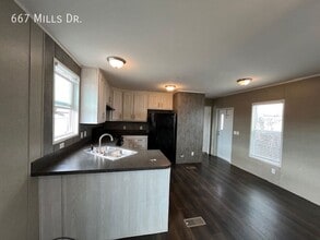 667 W Mills Dr in Towanda, KS - Building Photo - Building Photo