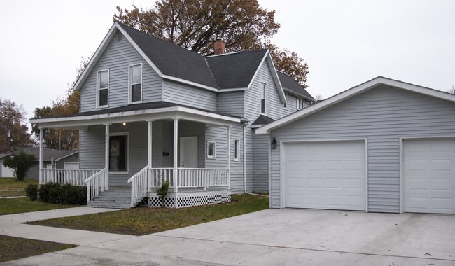 property at 417 Walnut St