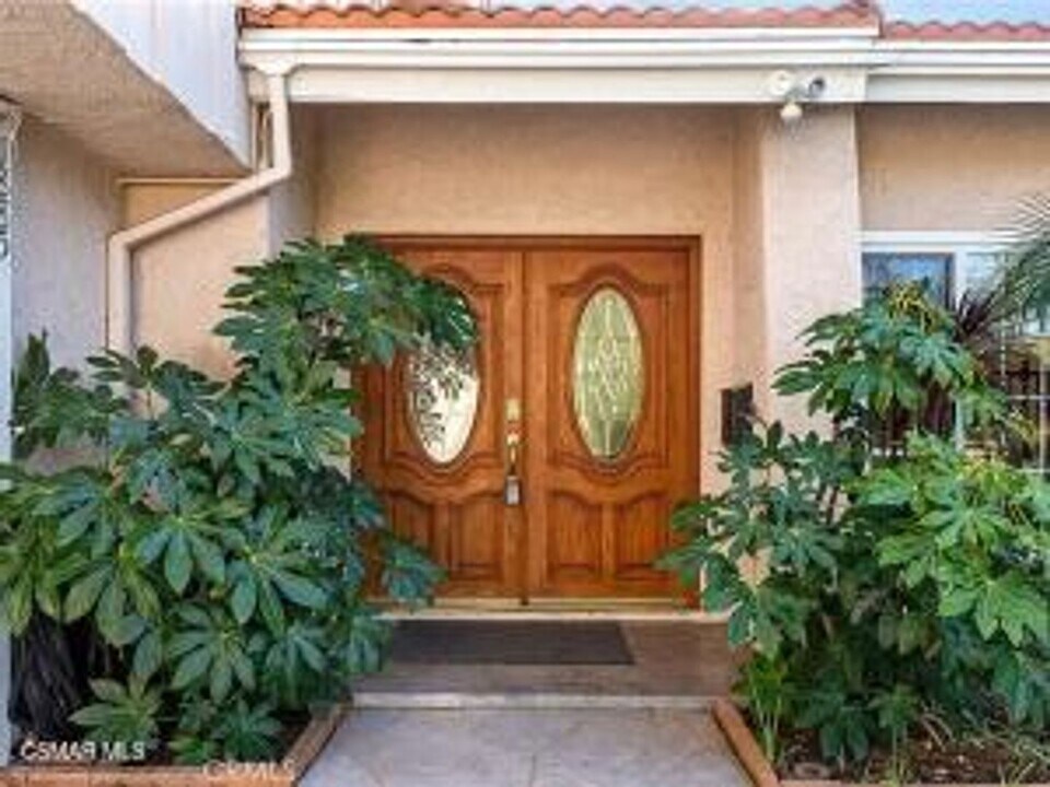 1885 Fallview Rd in Thousand Oaks, CA - Building Photo