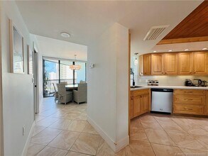 8800 S Ocean Dr in Jensen Beach, FL - Building Photo - Building Photo