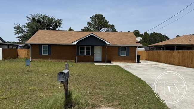 910 Churchfield Dr in Hinesville, GA - Foto de edificio - Building Photo