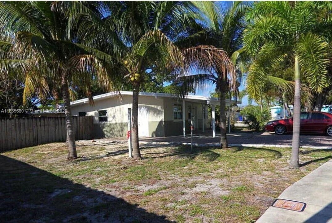 5348 NE 20th Ave in Pompano Beach, FL - Building Photo