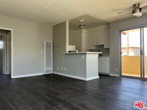 12766 Pacific Ave in Los Angeles, CA - Building Photo - Building Photo