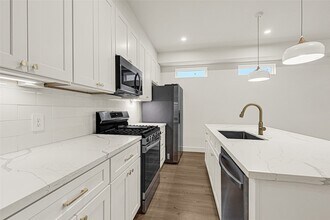 1405 E 33rd St, Unit A in Houston, TX - Foto de edificio - Building Photo