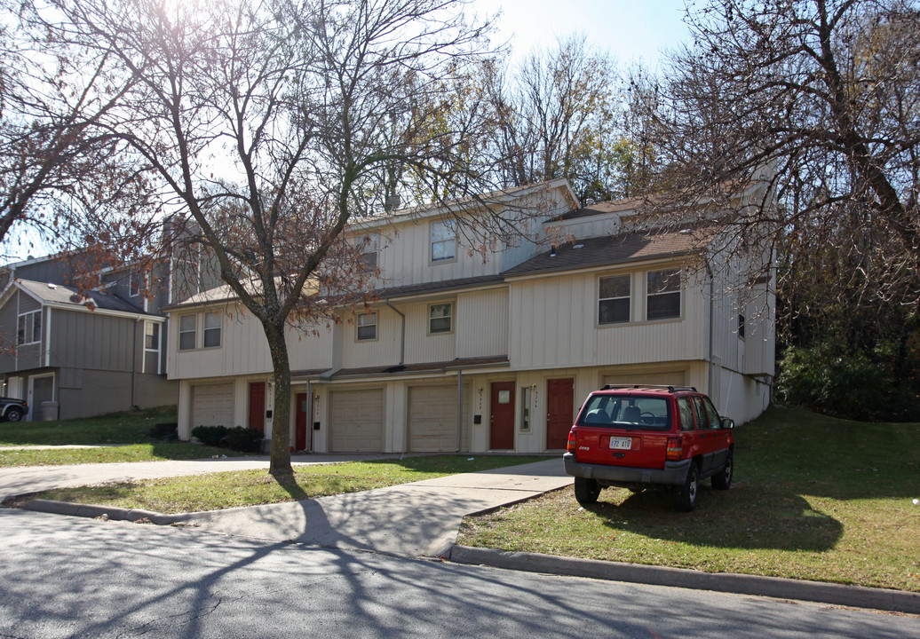 3204-3212 Eaton St in Kansas City, KS - Building Photo