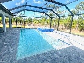 3673 62nd Ave NE in Naples, FL - Building Photo