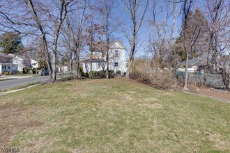 74 Caldwell Pl in Springfield, NJ - Building Photo - Building Photo
