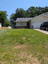 3350 Bridlewood Dr in Plover, WI - Building Photo