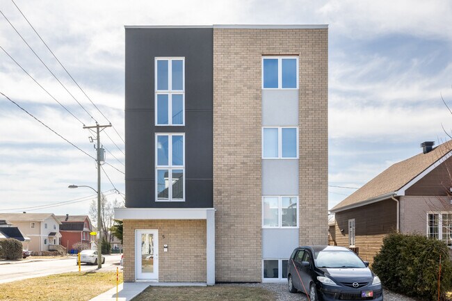 5 Chauveau St in Gatineau, QC - Building Photo - Building Photo