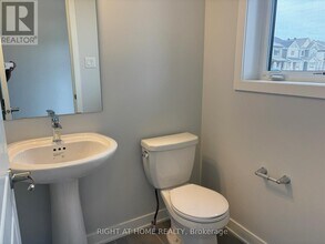 641 Kirkham Cres in Ottawa, ON - Building Photo - Building Photo