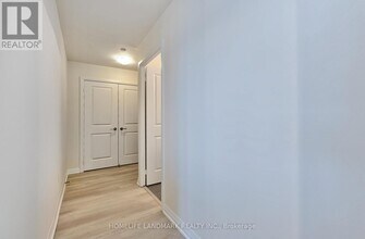 3270 Sheppard Ave E in Toronto, ON - Building Photo - Building Photo