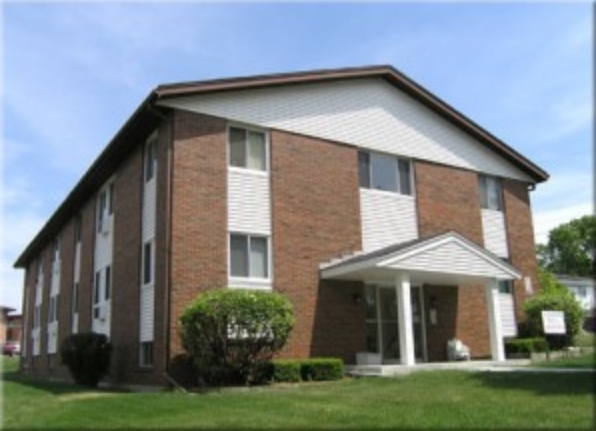 Sentinel Apartments in Waukesha, WI - Building Photo