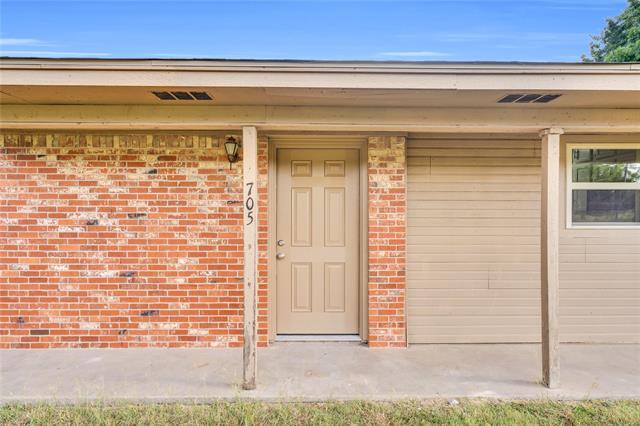 705 George Hopper Rd in Midlothian, TX - Building Photo