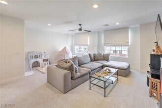 5404 Avent Ferry St in Las Vegas, NV - Foto de edificio - Building Photo