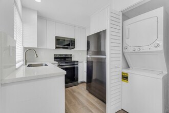 13737 SW 147th Circle Ln in Miami, FL - Building Photo - Building Photo