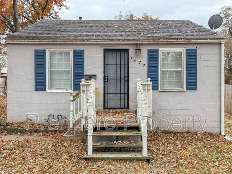1027 E Stone St in Independence, MO - Building Photo