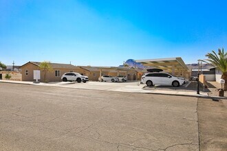 3064 Shoshone Dr in Lake Havasu City, AZ - Building Photo - Building Photo