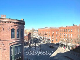 5 Davis Ave, Unit 3A in Brookline, MA - Building Photo