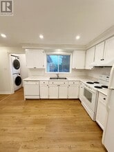 93 Hill Dr in Aurora, ON - Building Photo - Building Photo