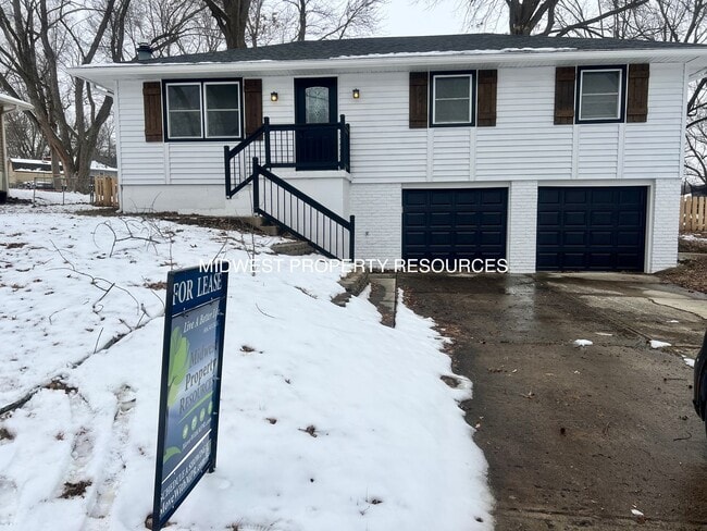 property at 205 SW Gladstone Dr