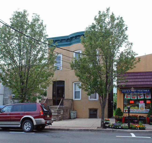 303 Anderson Ave in Fairview, NJ - Foto de edificio - Building Photo