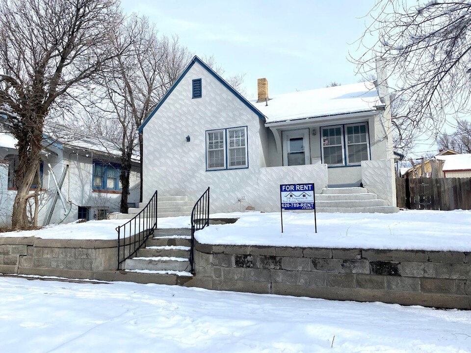 1406 2nd in Dodge City, KS - Building Photo