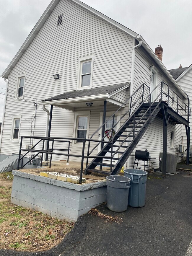 347 Prestley Rd in Bridgeville, PA - Building Photo - Building Photo