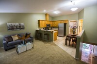 REDWOOD HILLS CONDOS in Salem, OR - Building Photo - Building Photo