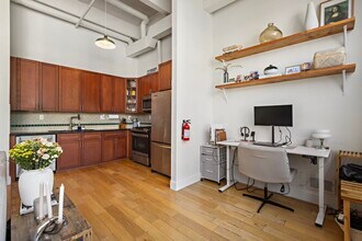 300 Communipaw Ave in Jersey City, NJ - Building Photo - Building Photo