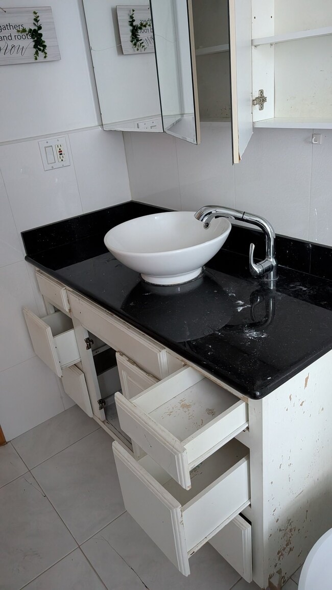 2214 63rd St, Unit 1R in Brooklyn, NY - Foto de edificio - Building Photo