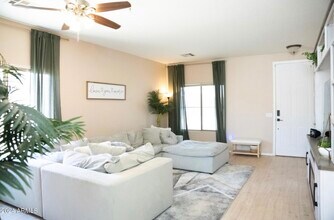 66 E Saddle Way in San Tan Valley, AZ - Building Photo - Building Photo