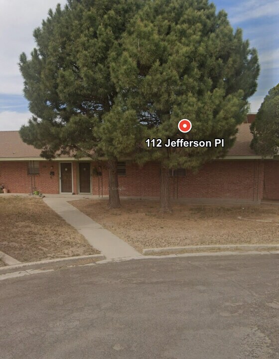112 Jefferson Pl in Hobbs, NM - Foto de edificio