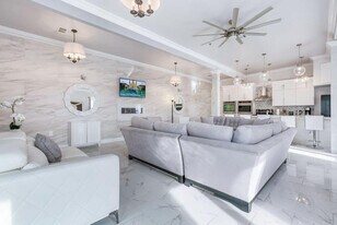 1818 Carondelet St in New Orleans, LA - Building Photo