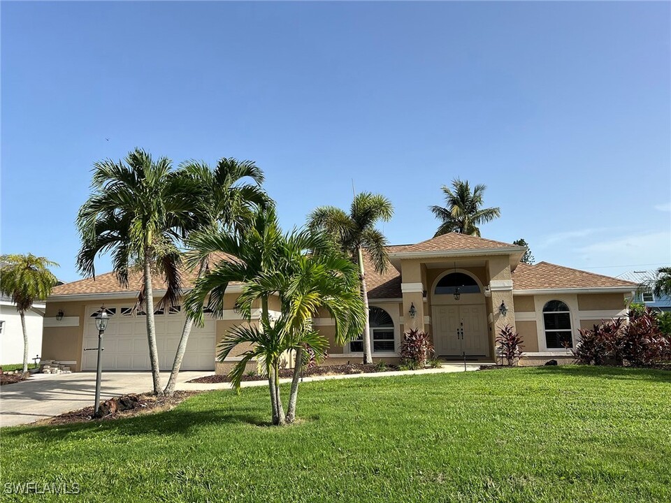 2846 SW 50th Terrace in Cape Coral, FL - Building Photo