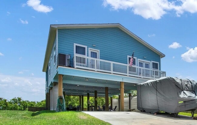 901 Hester St in Seabrook, TX - Building Photo - Building Photo
