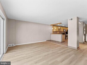 3321 Fairdale Rd in Philadelphia, PA - Building Photo - Building Photo