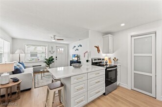 1100 Highlands Dr in Naples, FL - Building Photo - Building Photo