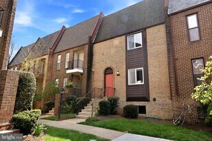 1747 Cy Ct in Vienna, VA - Building Photo