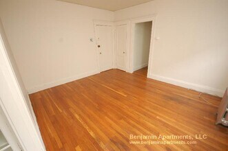 231 Park Dr, Unit 26 in Boston, MA - Foto de edificio - Building Photo