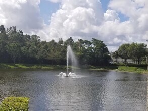 900 Crestwood Blvd N, Unit 916 in Royal Palm Beach, FL - Building Photo - Building Photo