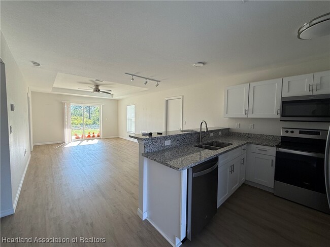 7012 San Bruno Dr in Sebring, FL - Foto de edificio - Building Photo