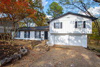 10900 Yosemite Valley Dr in Little Rock, AR - Building Photo - Building Photo