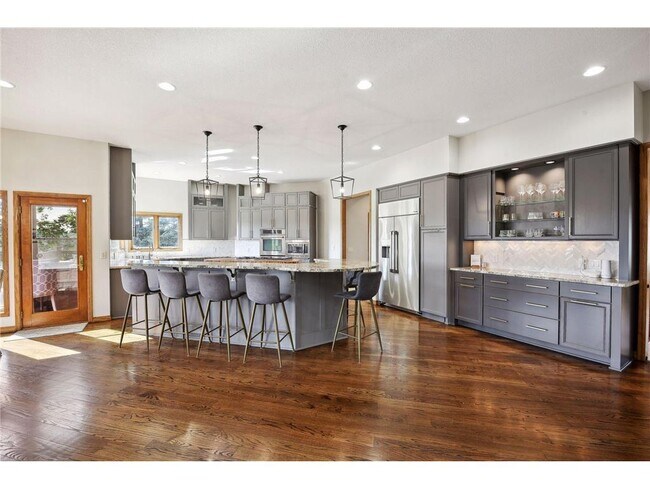 10481 Bluff Rd in Eden Prairie, MN - Building Photo - Building Photo