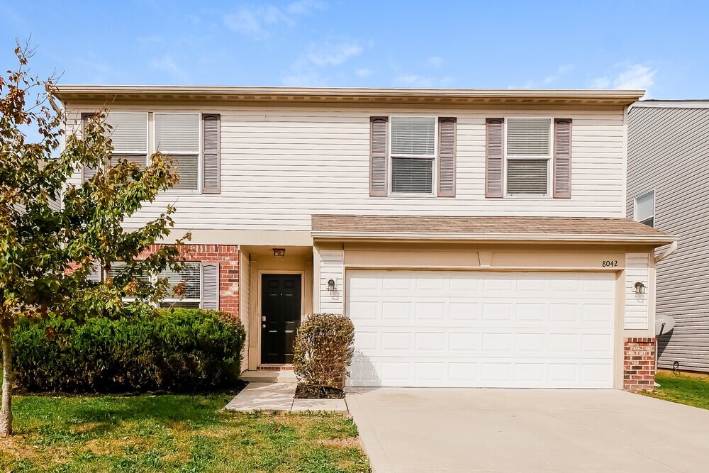 8042 Grove Berry Way in Indianapolis, IN - Building Photo