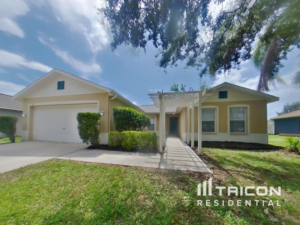 308 116th St E in Bradenton, FL - Building Photo