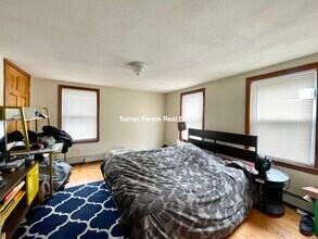 585A Somerville Ave, Unit 1A in Somerville, MA - Building Photo - Building Photo