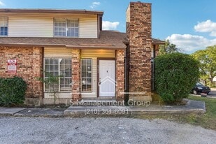 6702 Windsor Hollow Dr in San Antonio, TX - Building Photo
